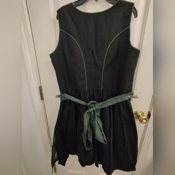 Glory Star Bavarian Octoberfest Dirndl Dress Large Renaissance BLACK Floral NWT - Picture 3 of 10
